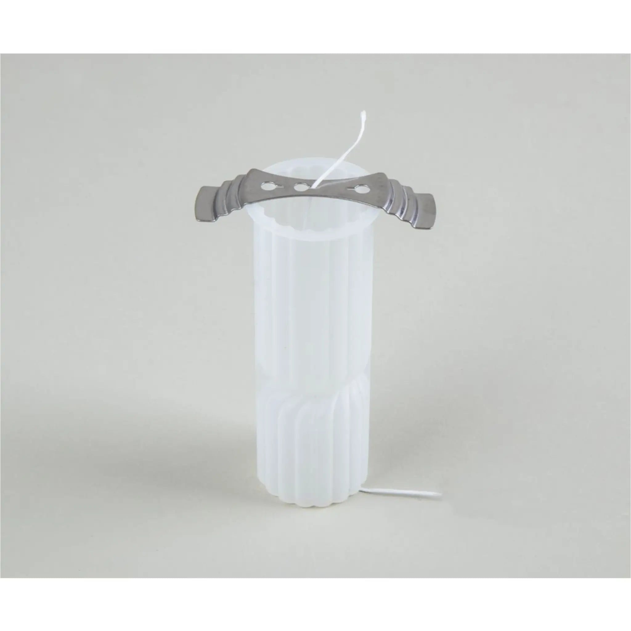 Docht anbringen Rillenkerze Silikonform